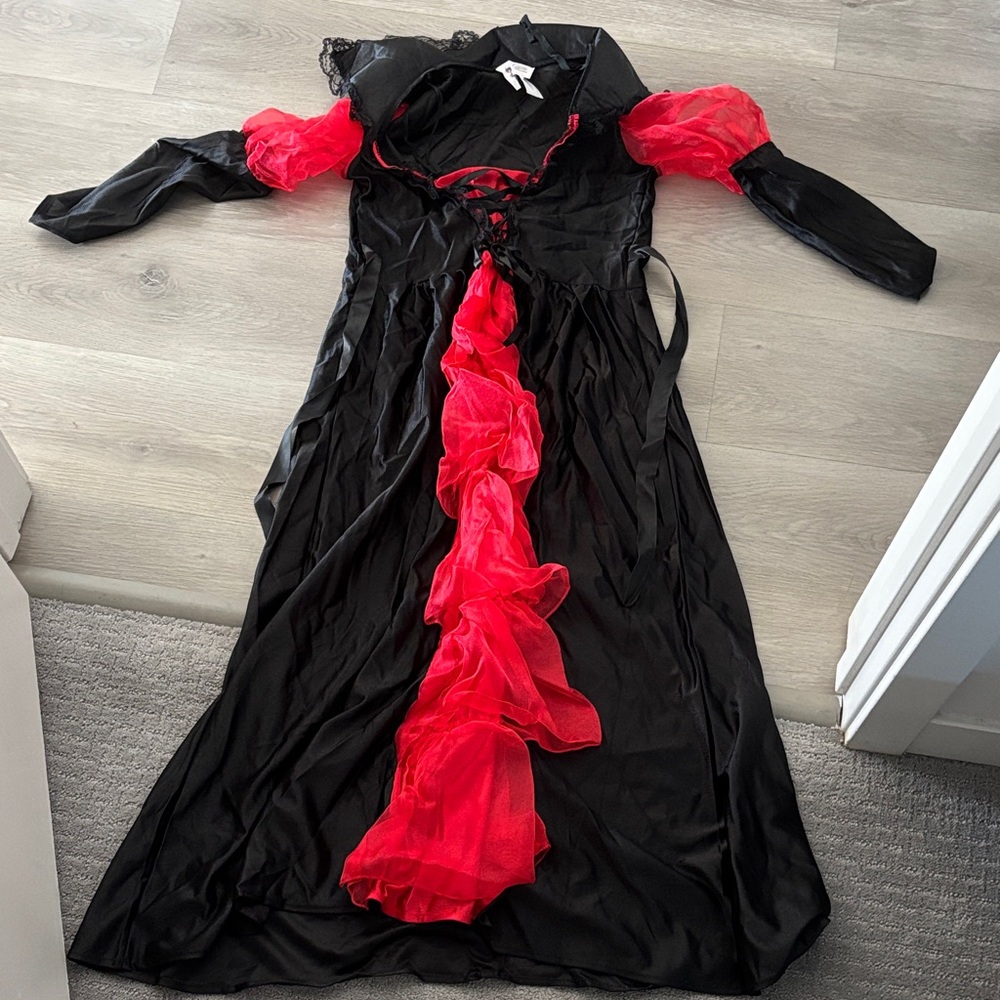 Kids—Vampire Costume - Black and Red